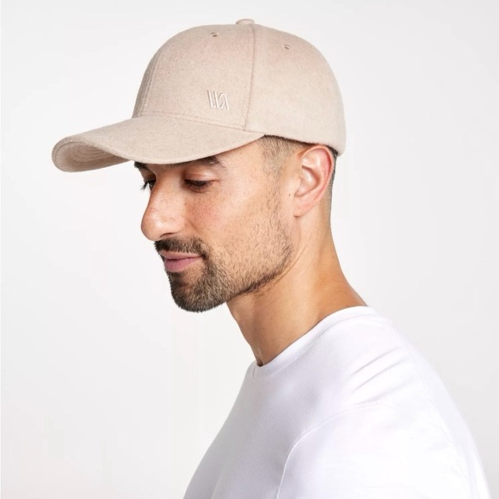 NWT VRST Men’s Flannel Cap
